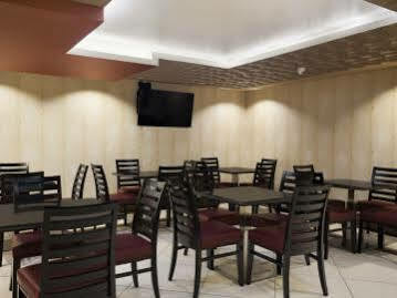 Super 8 Bronx Hotel New York Exterior photo